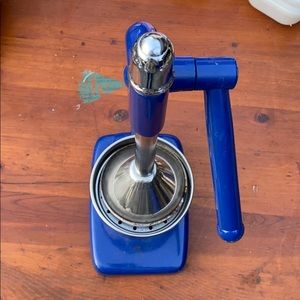 Hand press juicer orange lemon